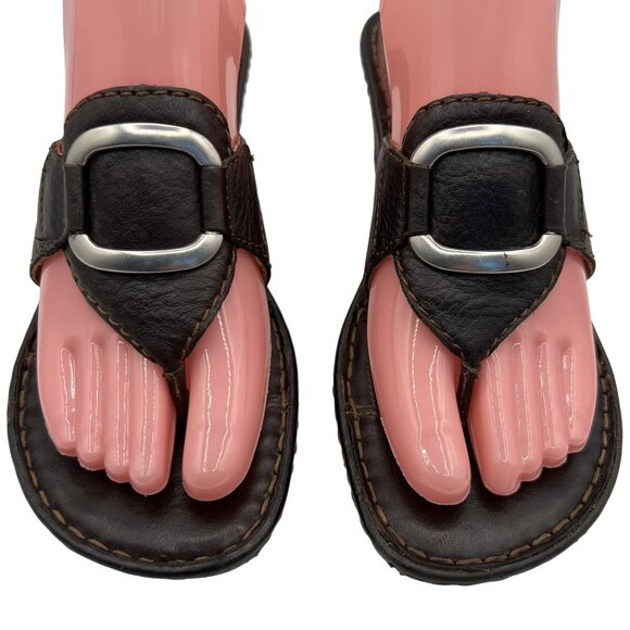 Born Womens 9 Brown Leather Wedge Sandals Thong Flip Flops Cushion Comfort - Picture 3 of 16